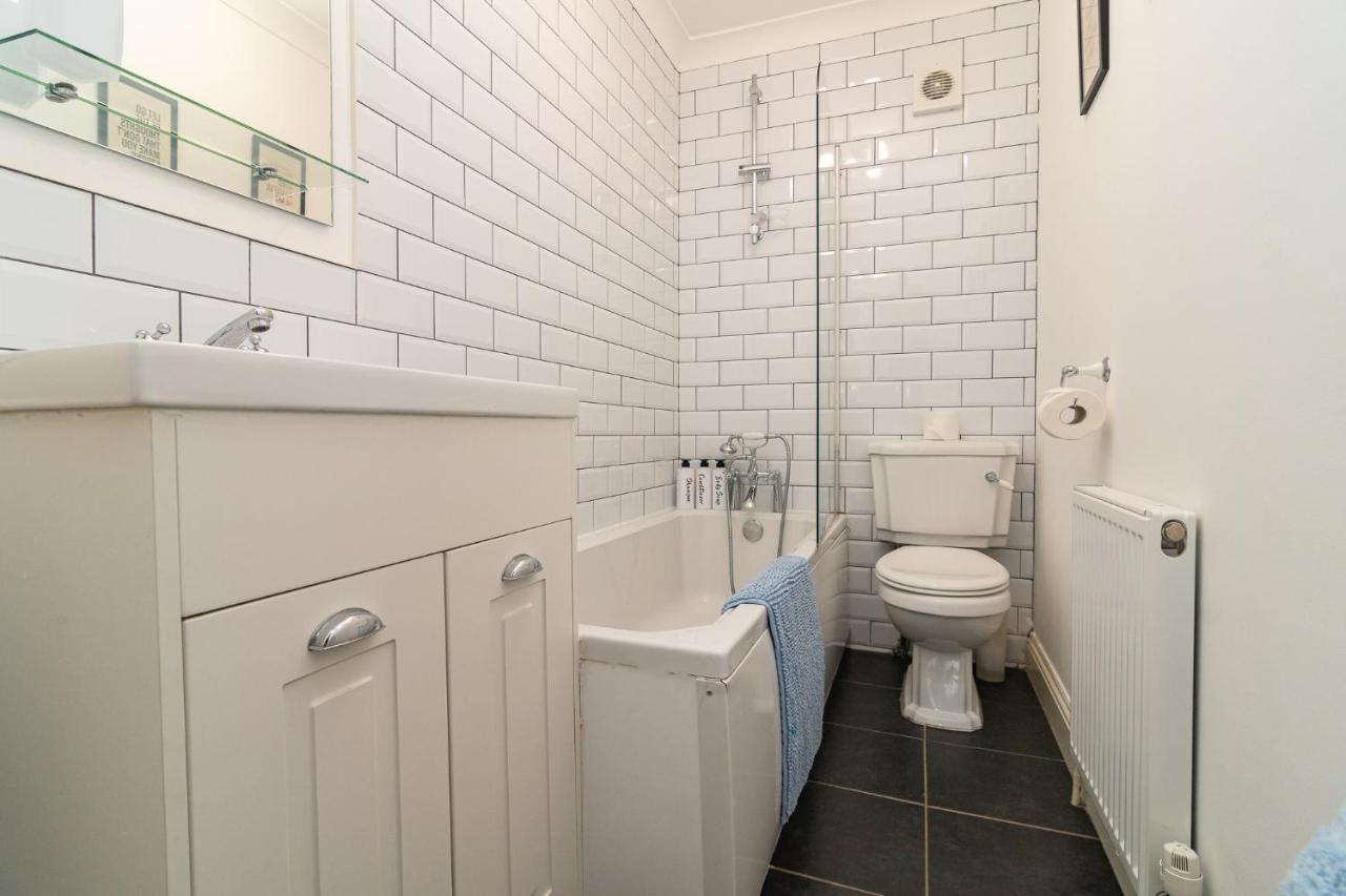 Light And Airy 1 Bedroom Flat 700M From The Beach Bournemouth Esterno foto