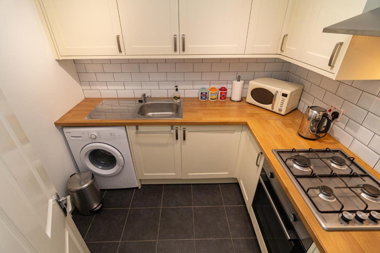 Light And Airy 1 Bedroom Flat 700M From The Beach Bournemouth Esterno foto