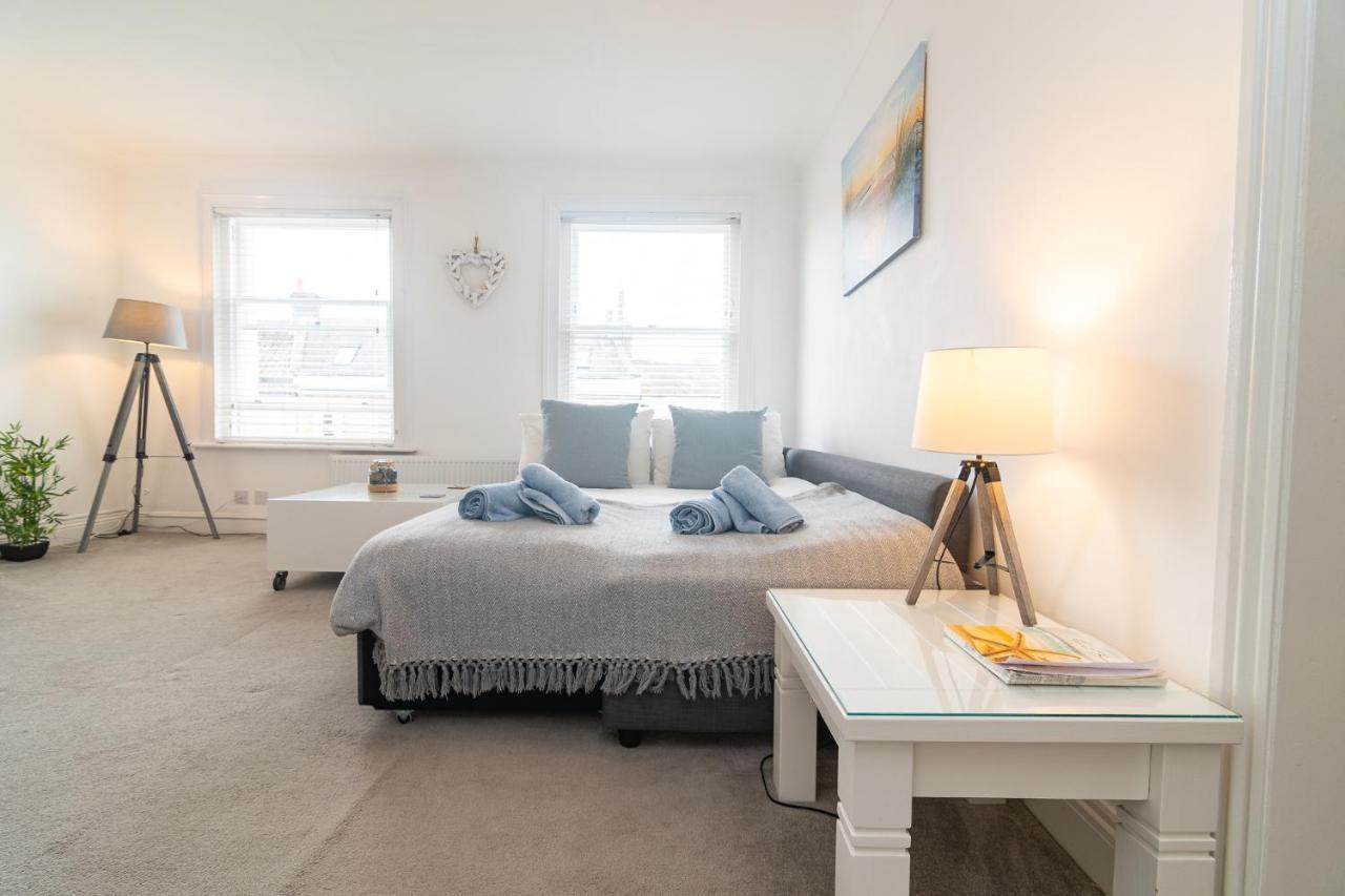 Light And Airy 1 Bedroom Flat 700M From The Beach Bournemouth Esterno foto